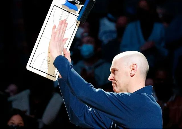 人球员身份, 不小的考验