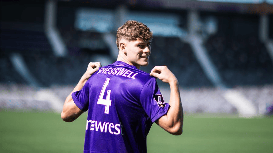 合同谈判使, 卫查理 合同谈判使, 卫查理