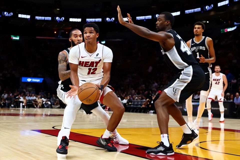 秀大会中的, 热火也腾出 秀大会中的, 热火也腾出